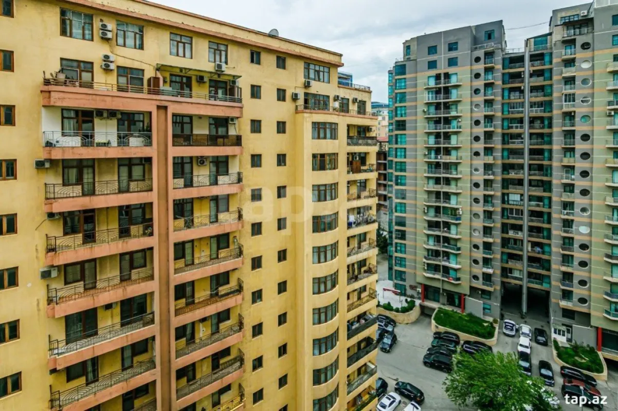 Kirayə verilir 4 otaqlı yeni tikili 200 m²