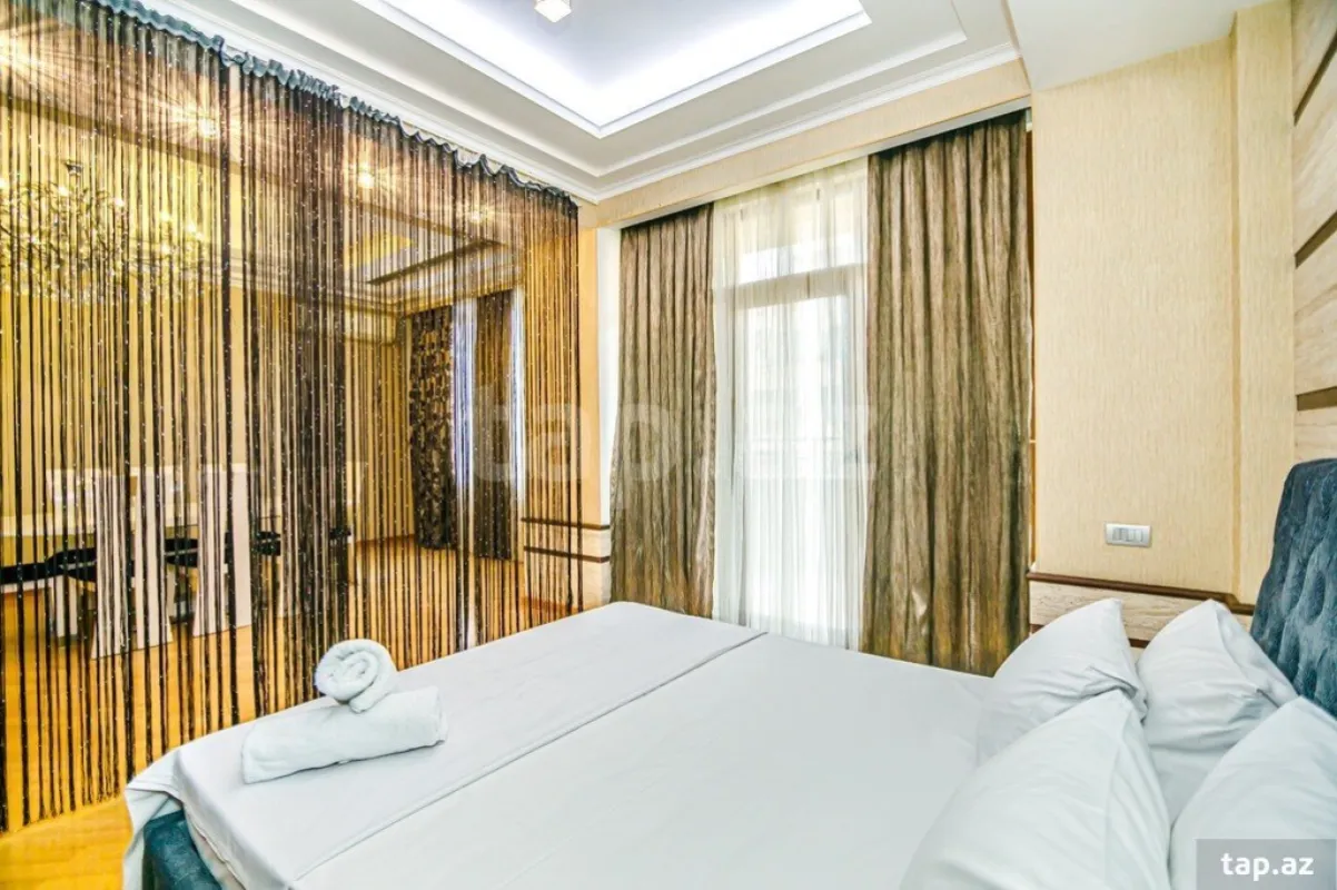 Kirayə verilir 4 otaqlı yeni tikili 200 m²