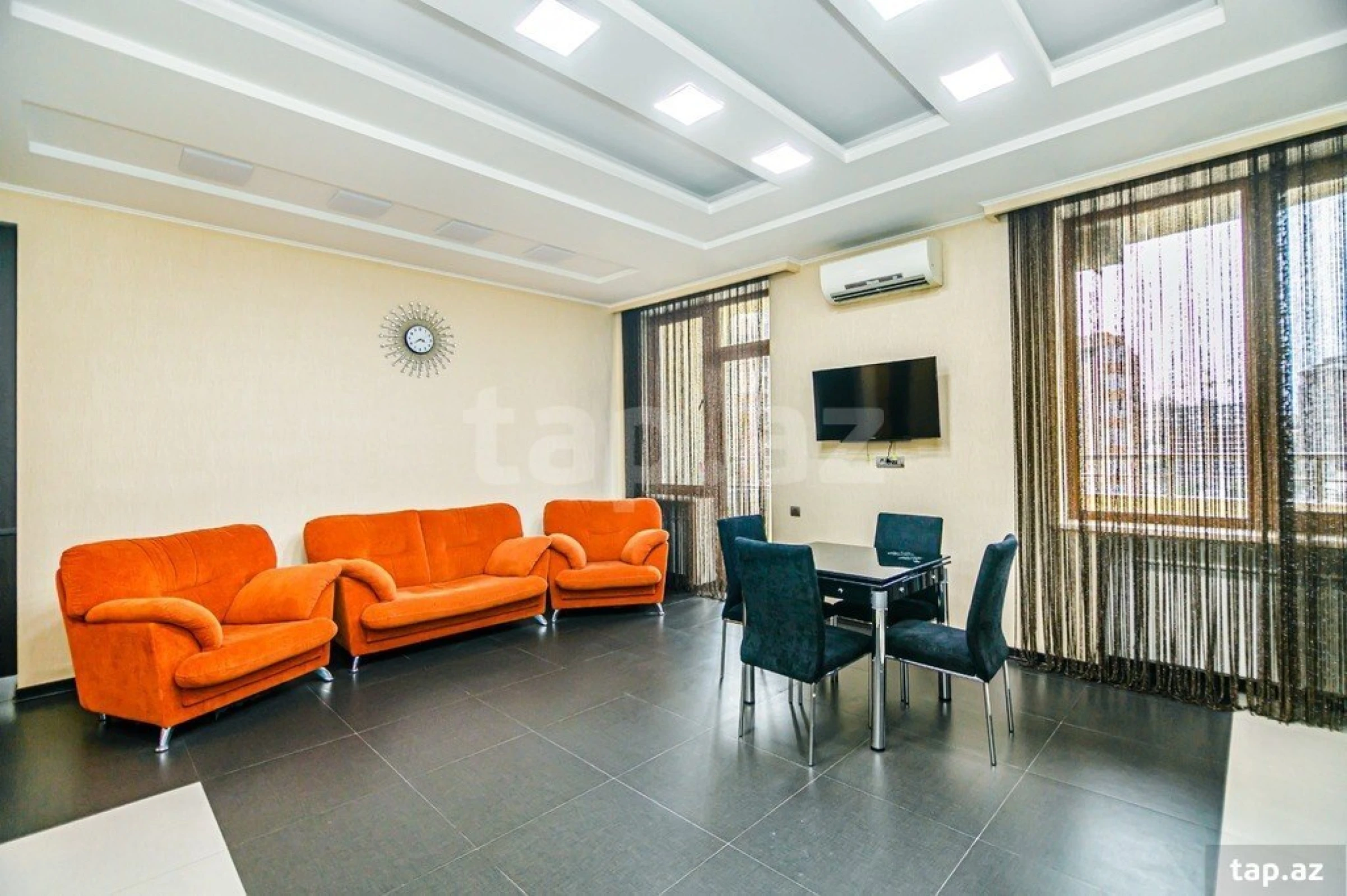 Kirayə verilir 4 otaqlı yeni tikili 200 m²