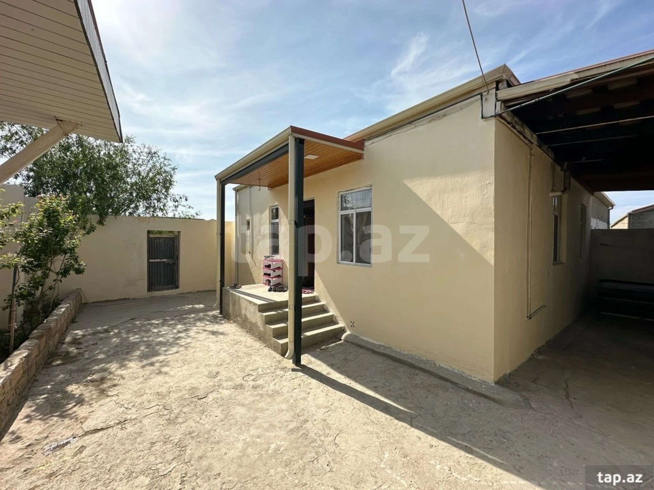 Satılır 3 otaqlı həyət evi