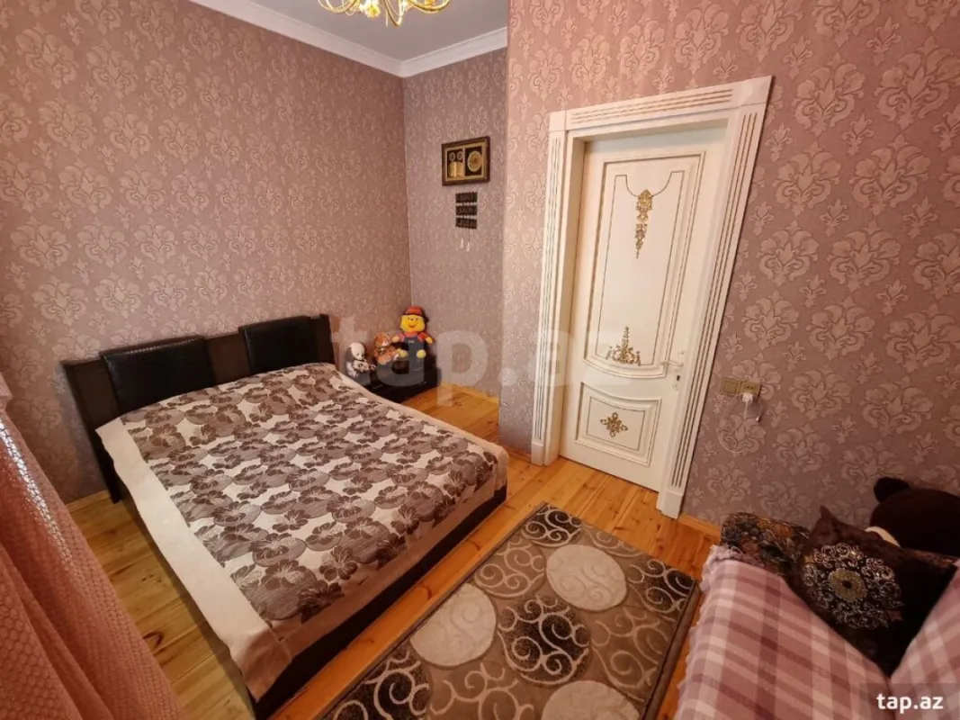 Satılır 7 otaqlı həyət evi