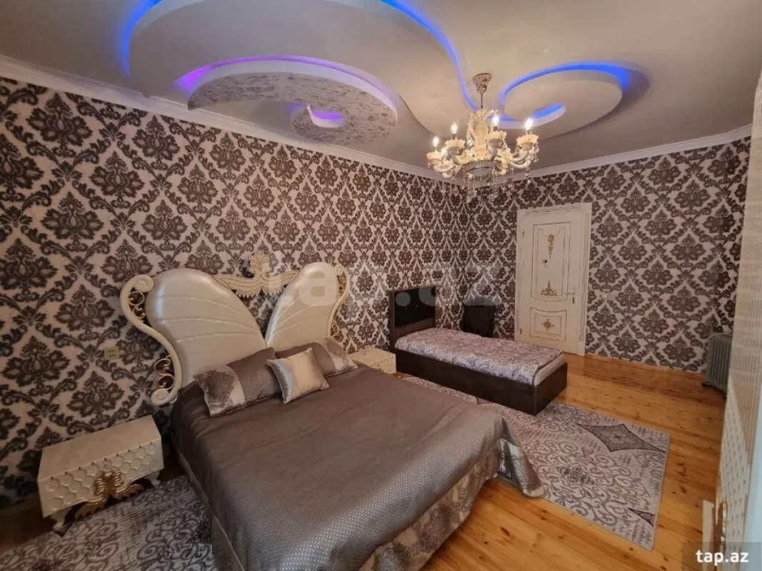 Satılır 7 otaqlı həyət evi