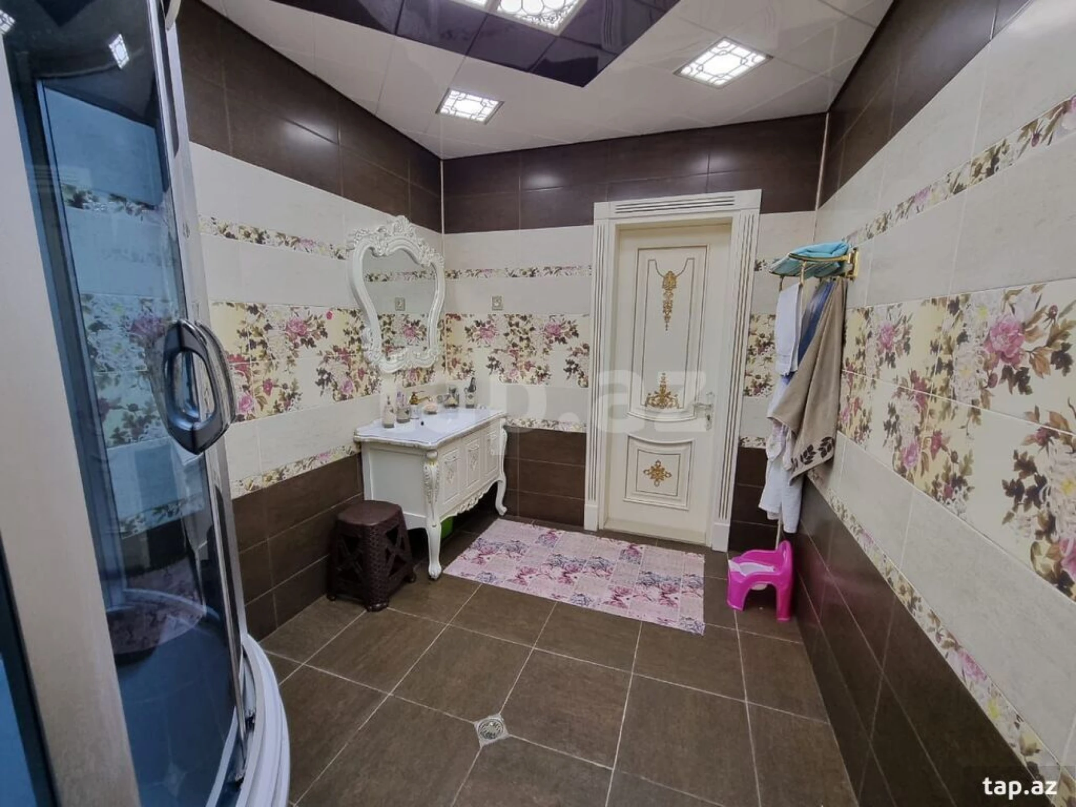 Satılır 7 otaqlı həyət evi