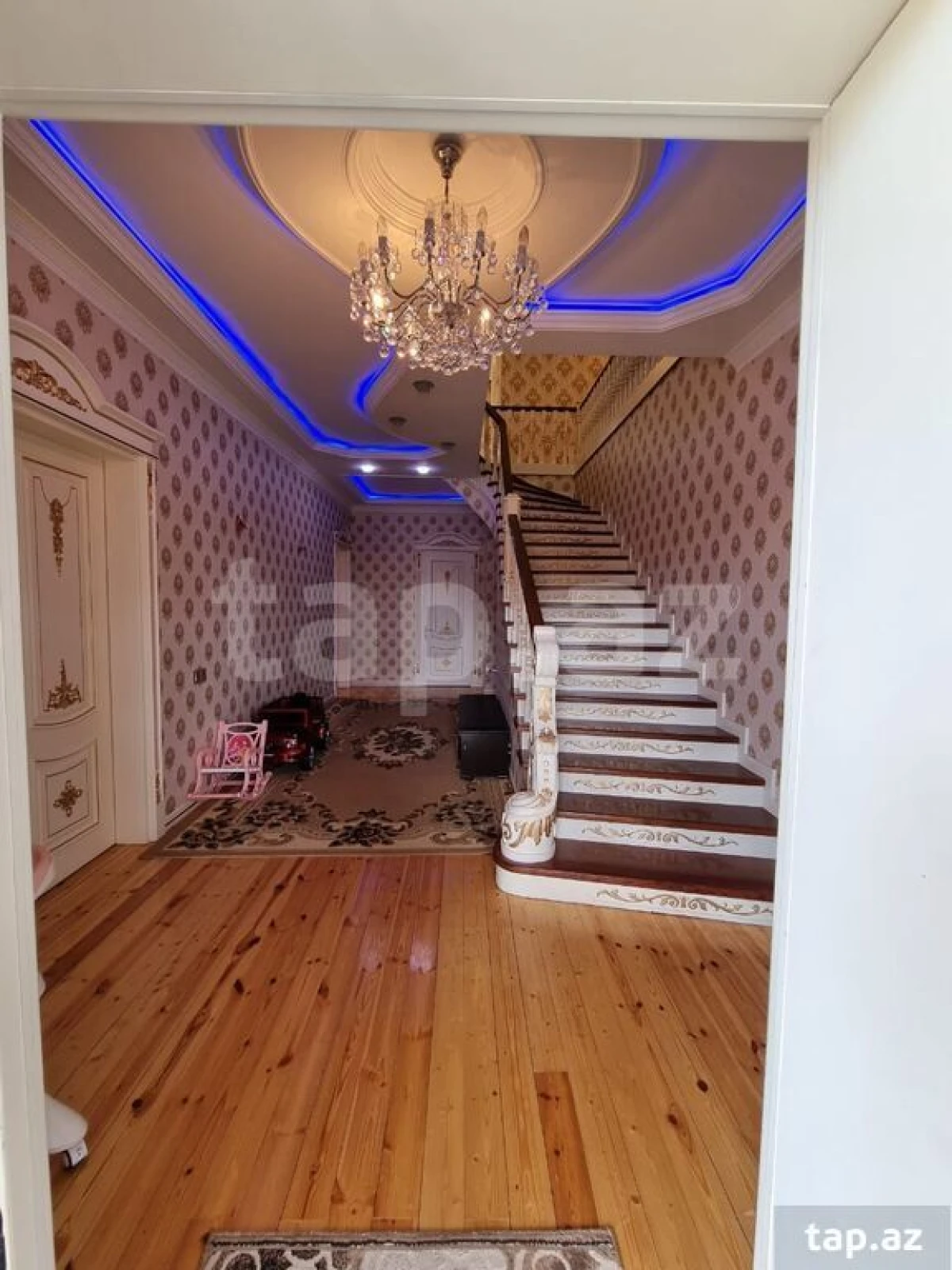 Satılır 7 otaqlı həyət evi