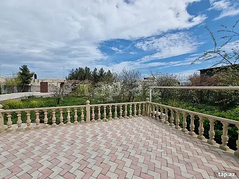 Satılır 7 otaqlı həyət evi