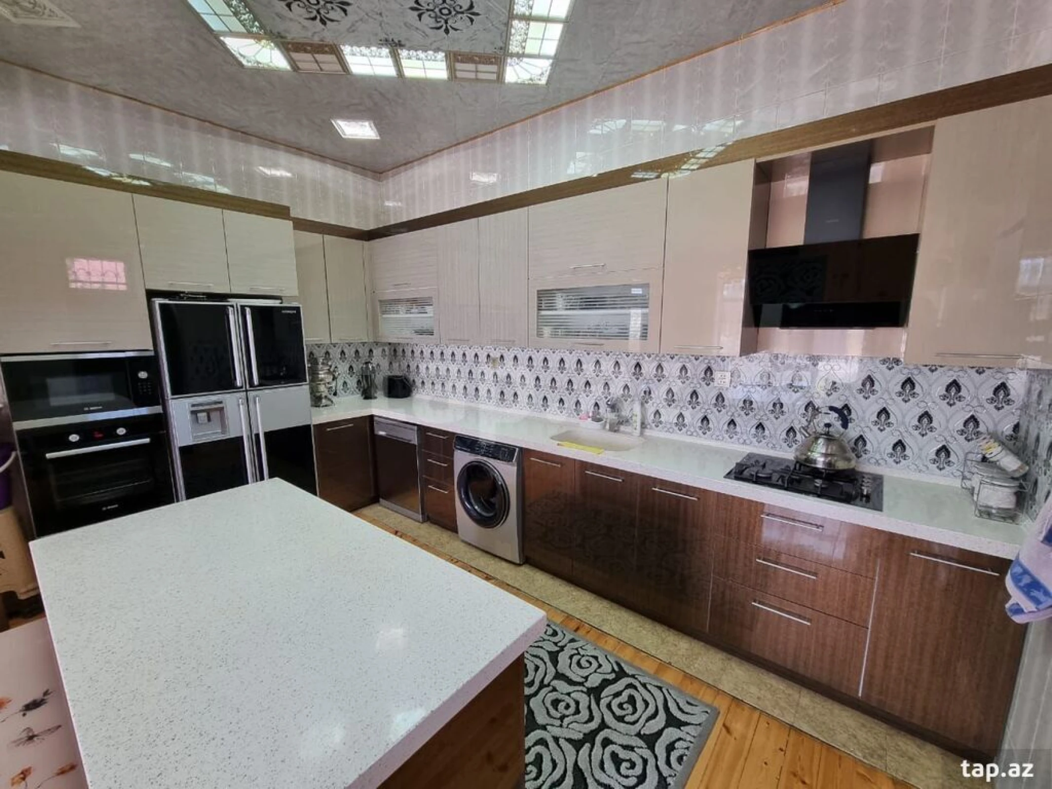 Satılır 7 otaqlı həyət evi