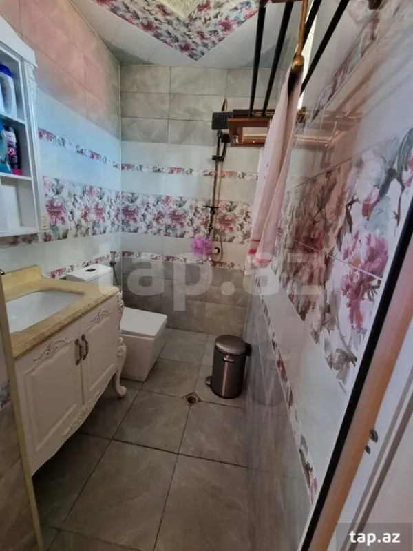 Satılır 7 otaqlı həyət evi