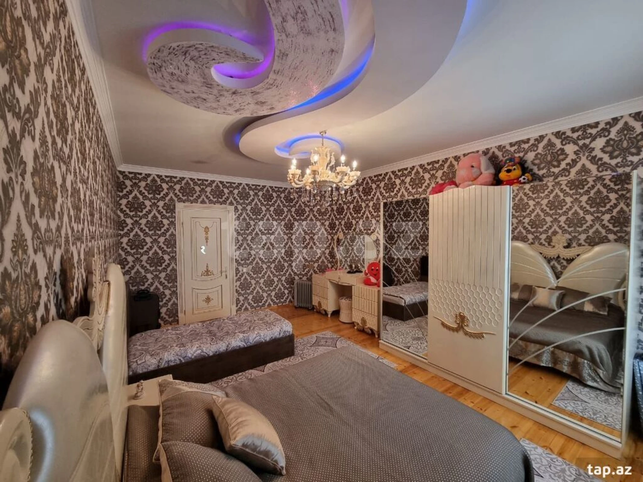 Satılır 7 otaqlı həyət evi