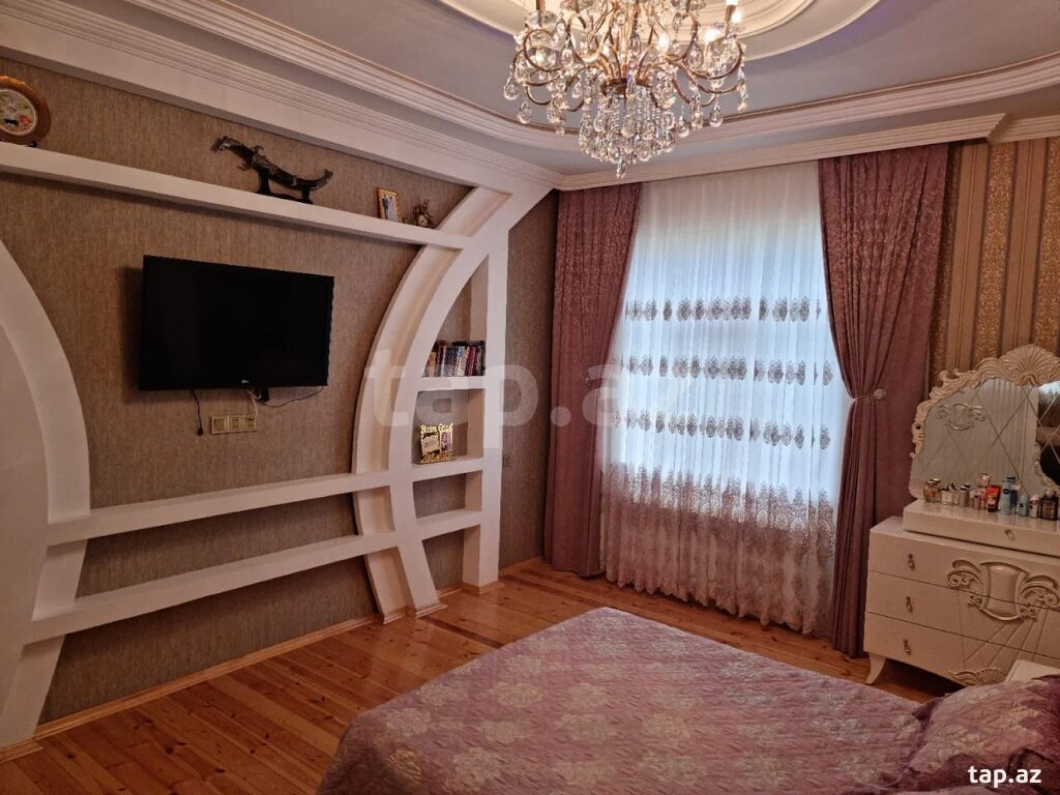 Satılır 7 otaqlı həyət evi