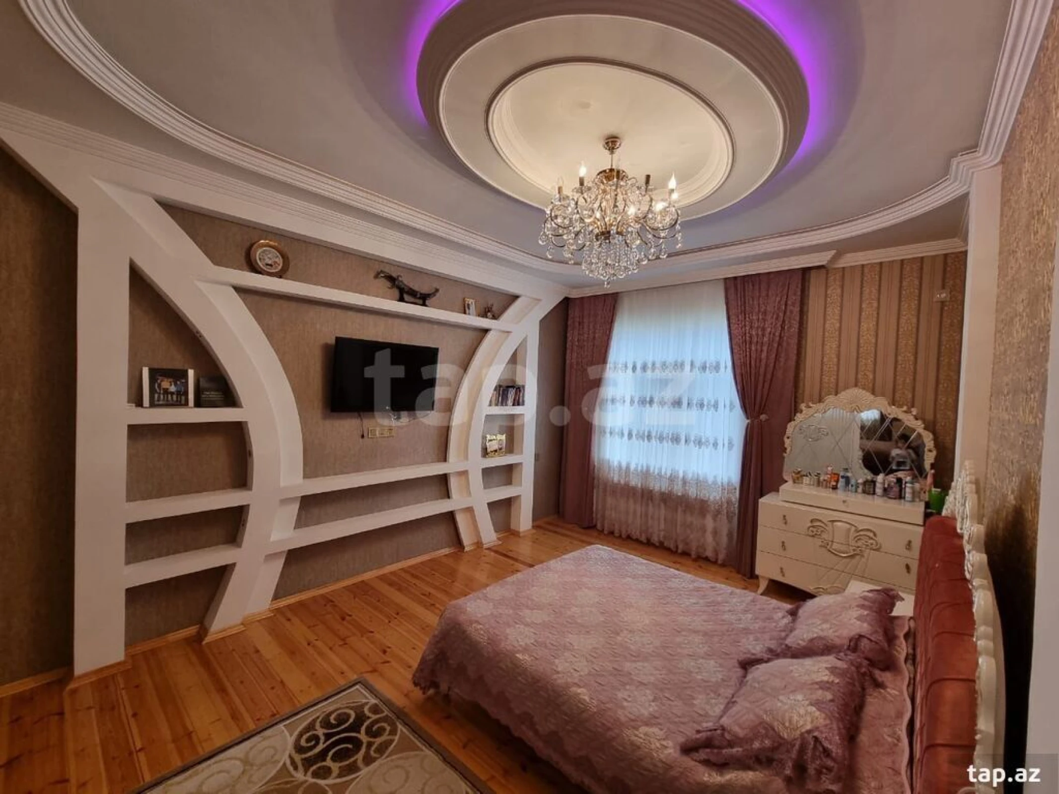 Satılır 7 otaqlı həyət evi