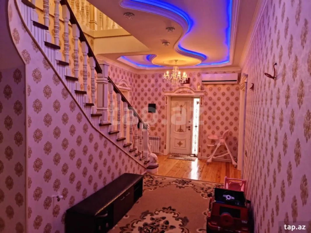 Satılır 7 otaqlı həyət evi