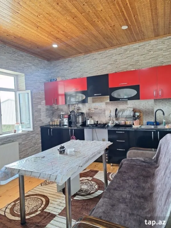 Satılır 4 otaqlı həyət evi