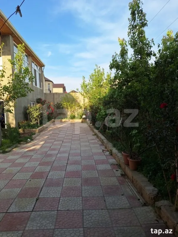 Satılır 4 otaqlı həyət evi