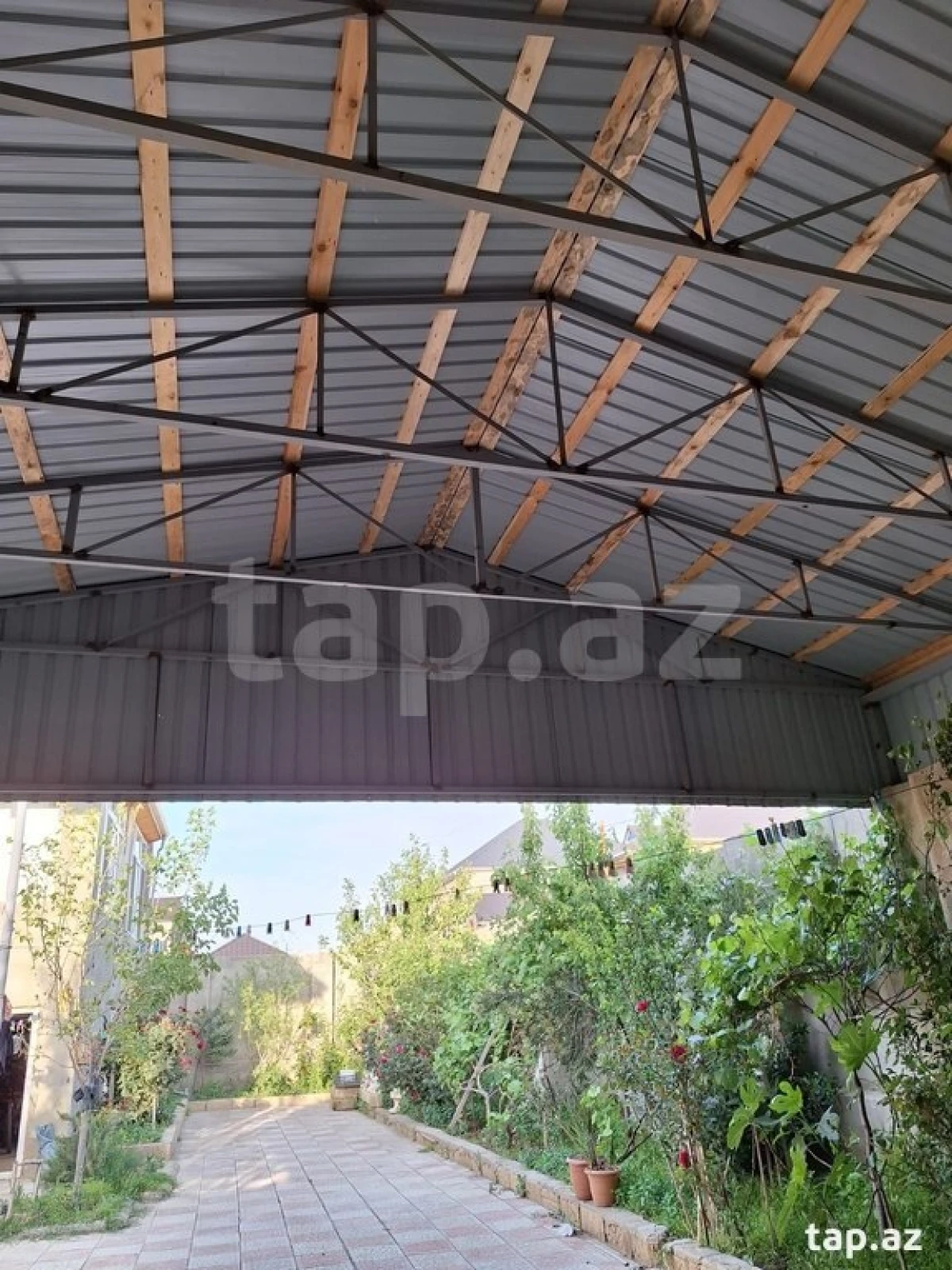 Satılır 4 otaqlı həyət evi