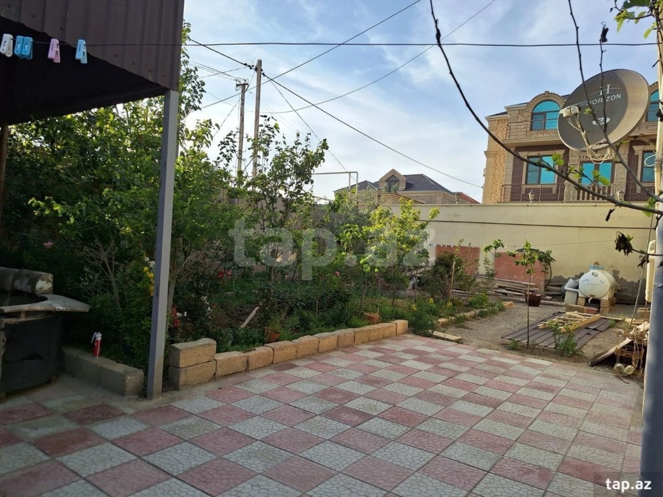 Satılır 4 otaqlı həyət evi