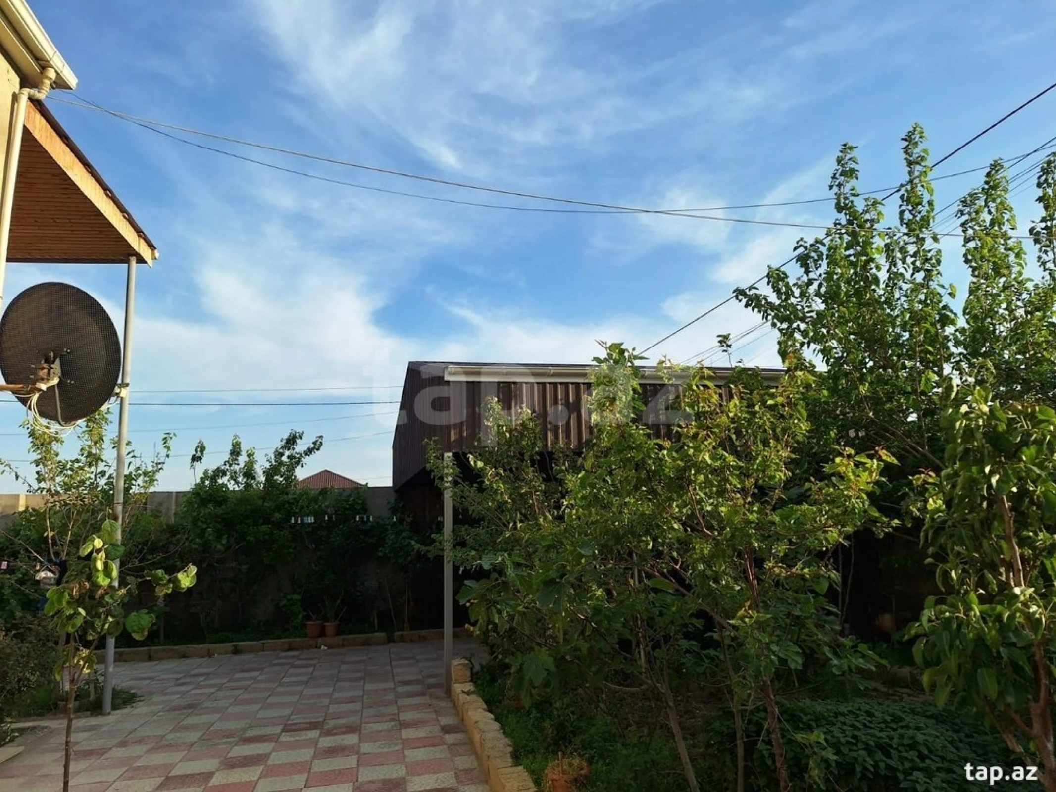 Satılır 4 otaqlı həyət evi