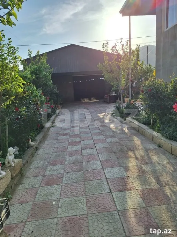 Satılır 4 otaqlı həyət evi