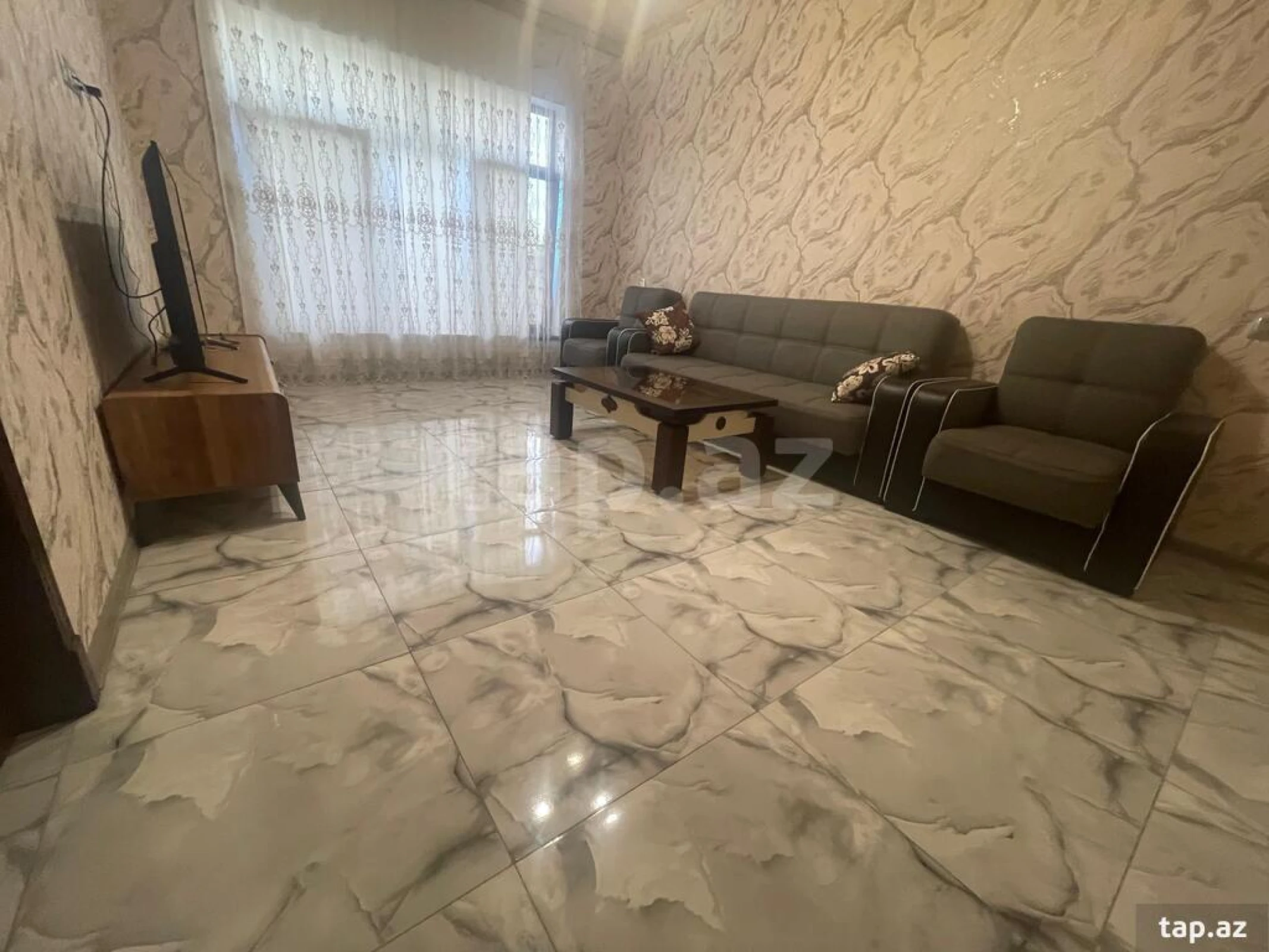 Kirayə verilir 3 otaqlı həyət evi