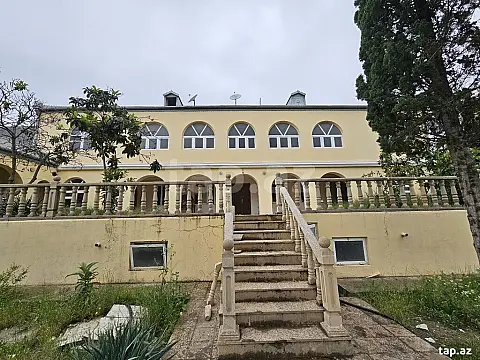 Satılır 8 otaqlı həyət evi 400 m² — Gəncə 8 otaq 400.00 m²