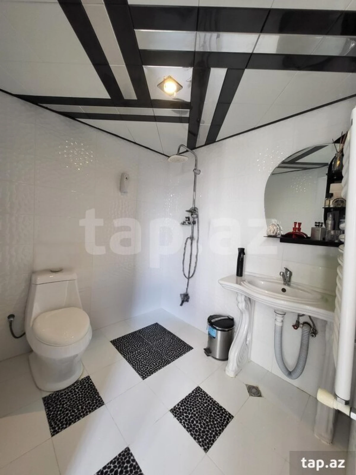 Satılır 5 otaqlı həyət evi