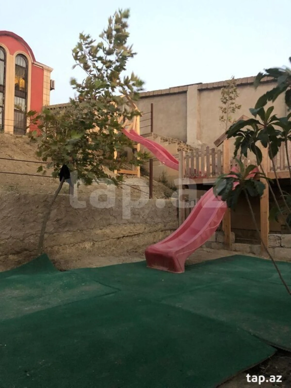 Satılır 5 otaqlı həyət evi