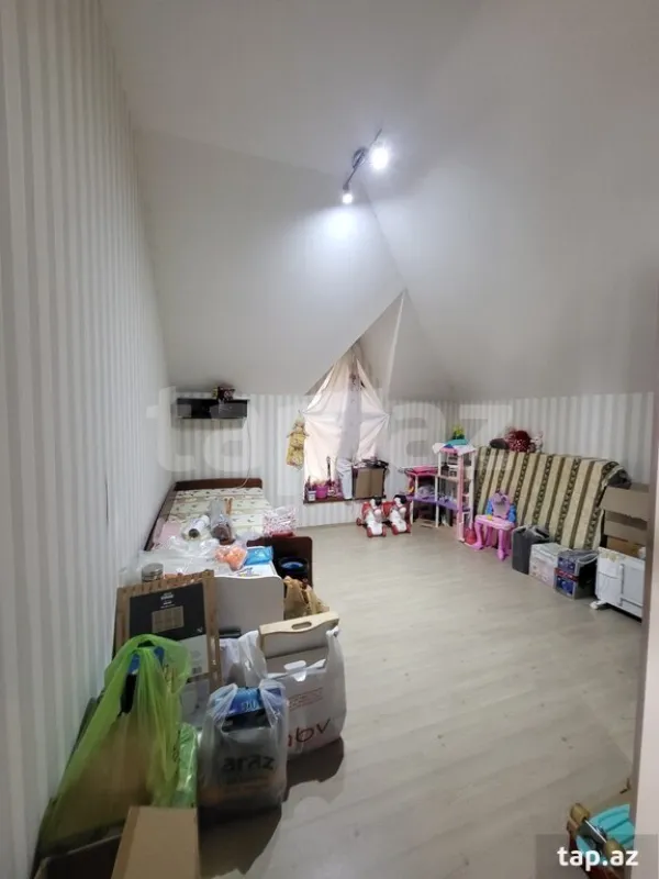 Satılır 5 otaqlı həyət evi