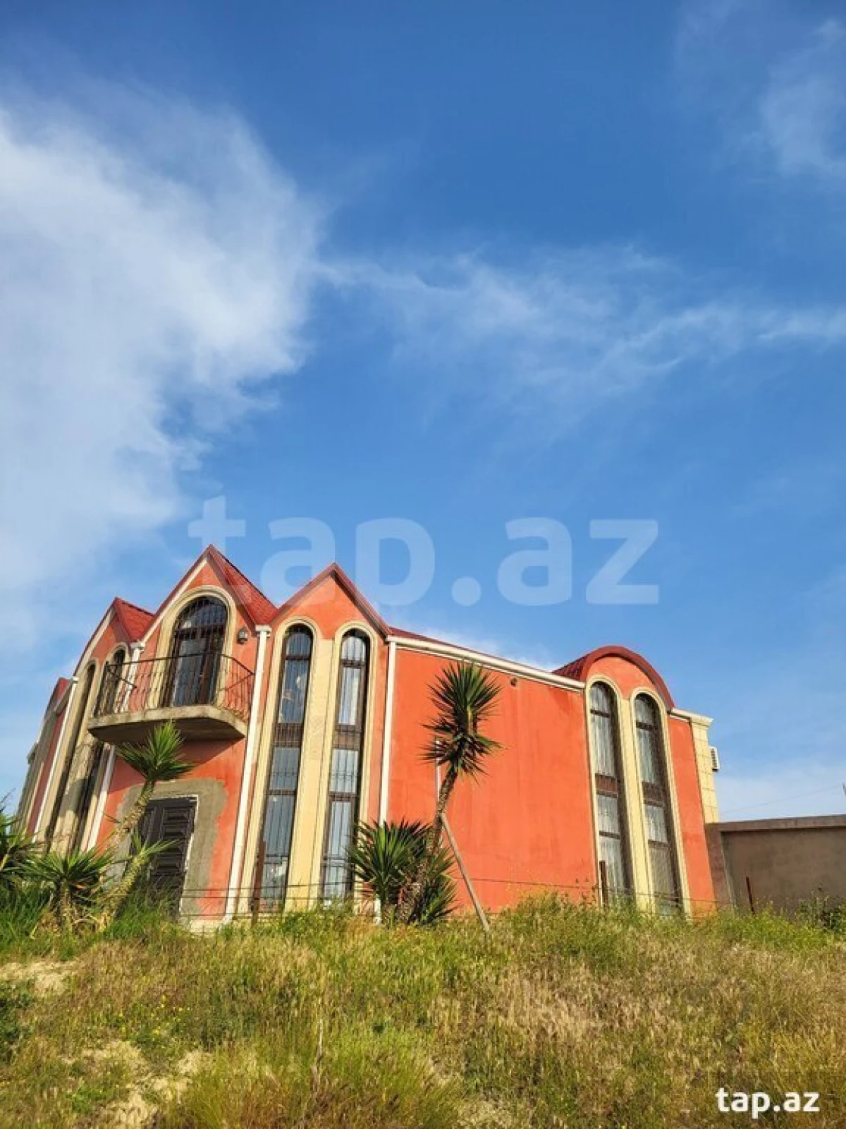 Satılır 5 otaqlı həyət evi