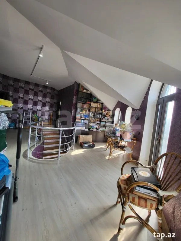 Satılır 5 otaqlı həyət evi