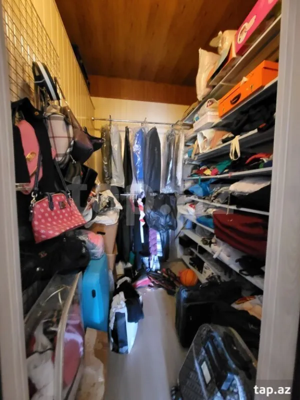 Satılır 5 otaqlı həyət evi