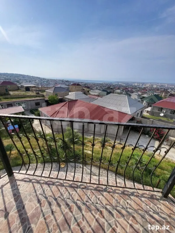 Satılır 5 otaqlı həyət evi