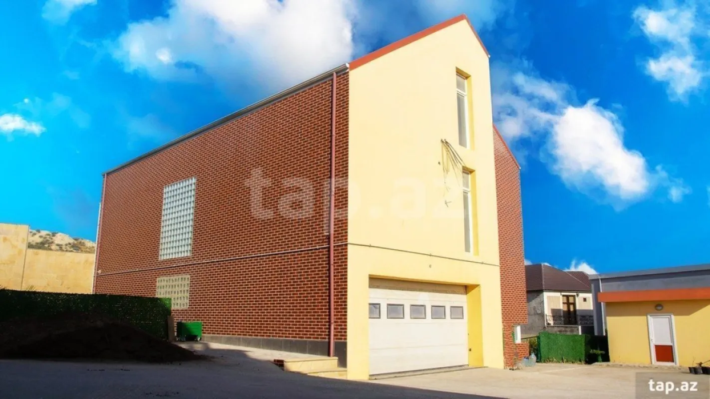 Satılır 7 otaqlı həyət evi