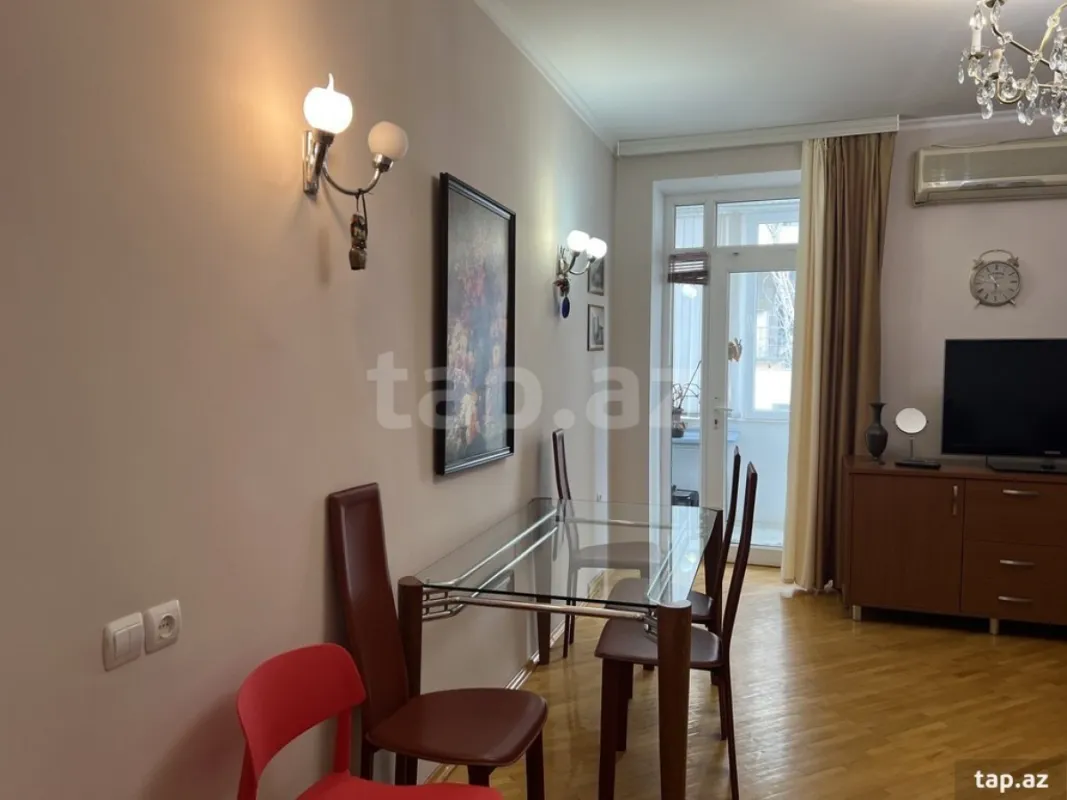 Kirayə verilir 2 otaqlı mənzil 65 m²