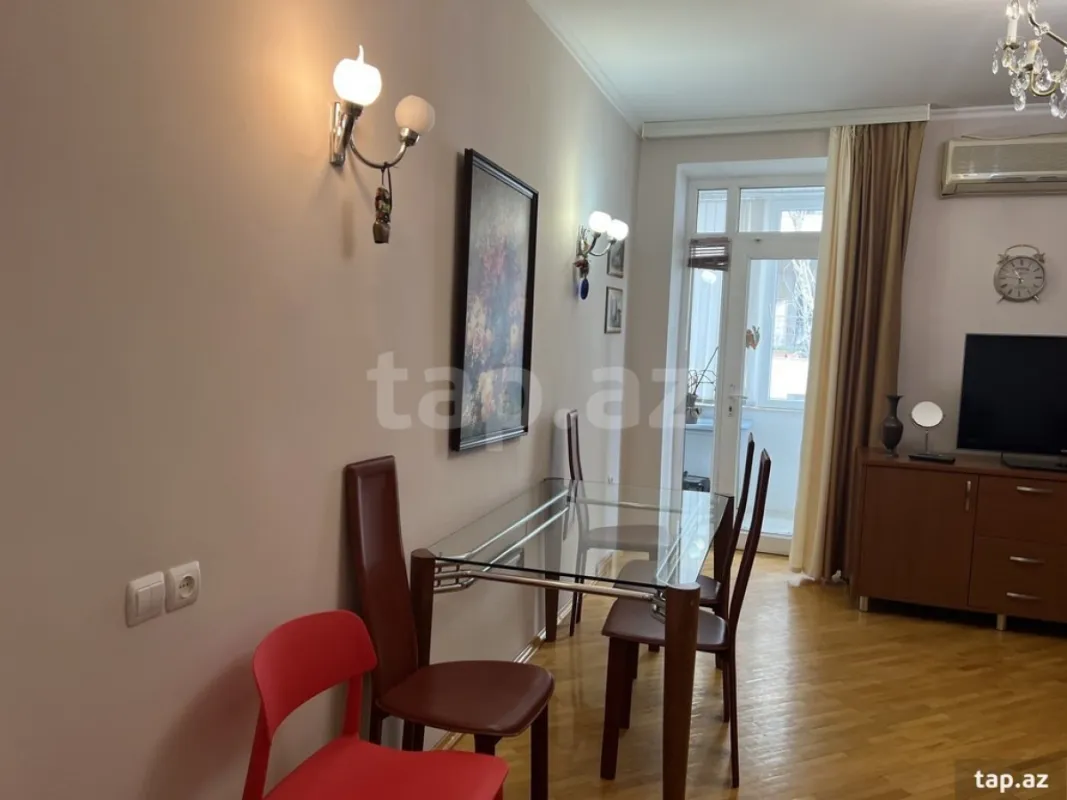 Kirayə verilir 2 otaqlı mənzil 65 m²