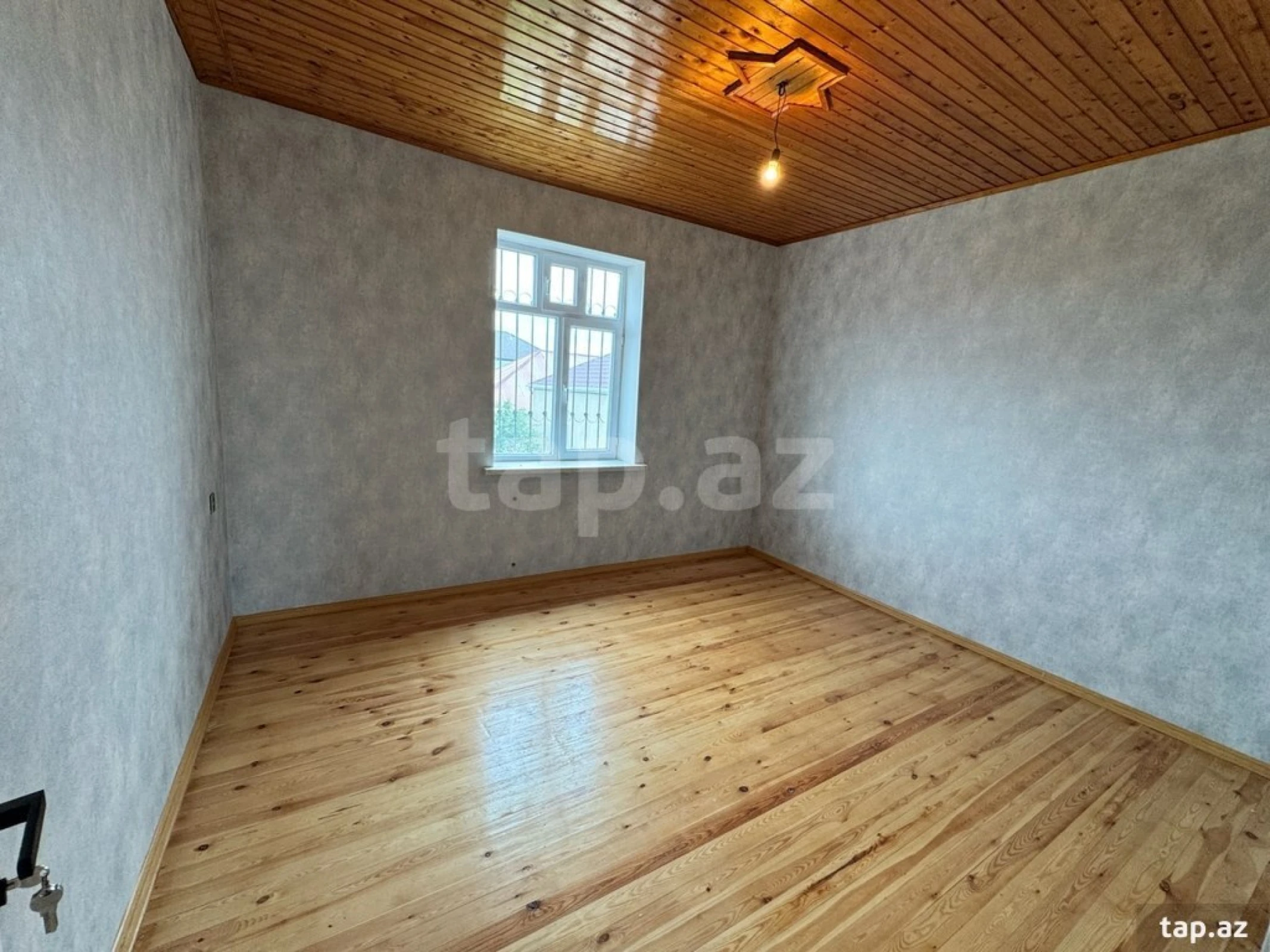 Satılır 6 otaqlı həyət evi