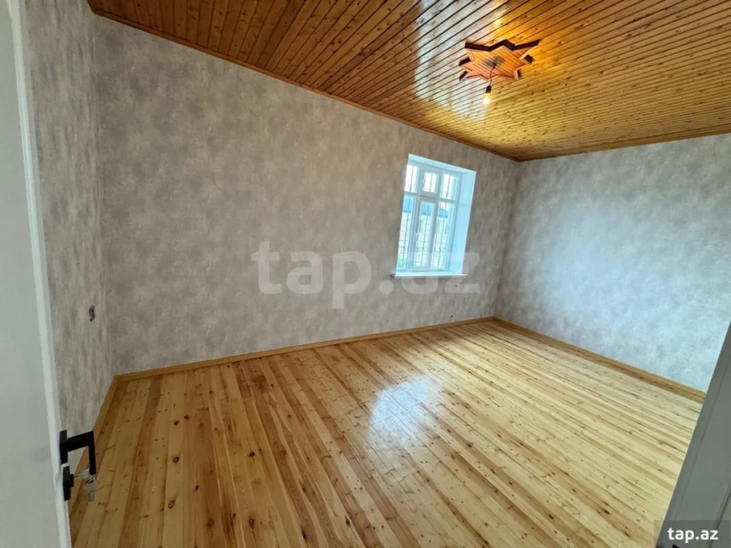 Satılır 6 otaqlı həyət evi