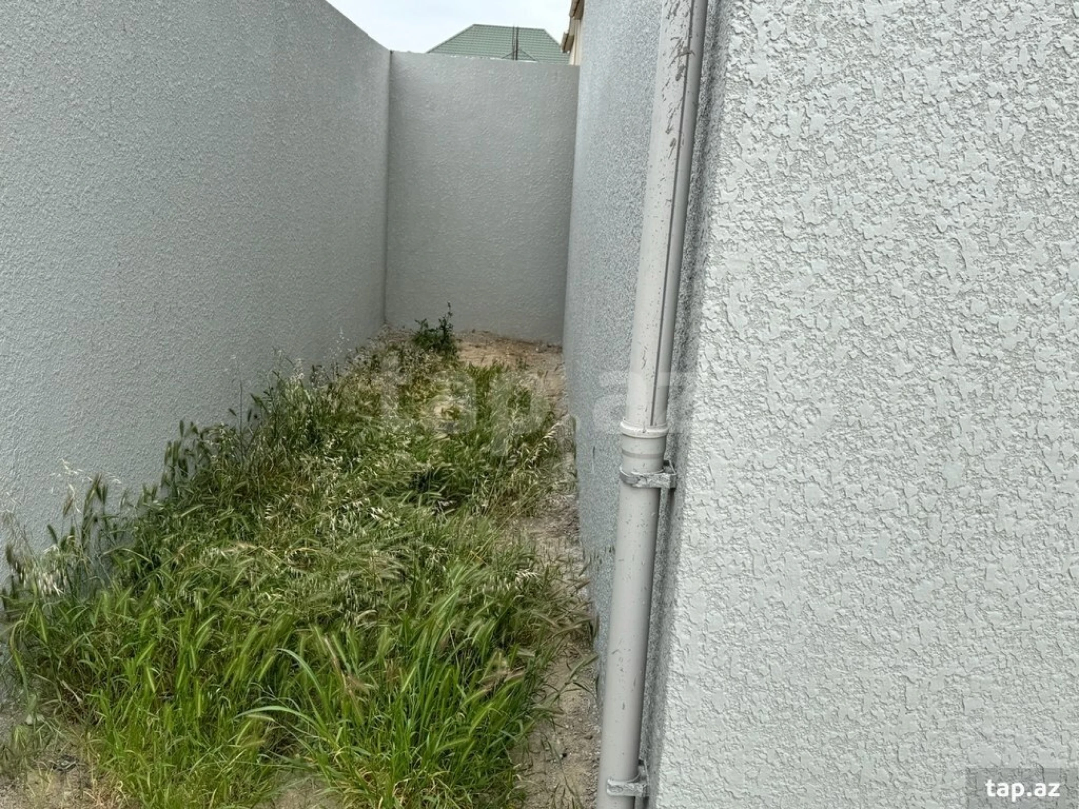 Satılır 6 otaqlı həyət evi