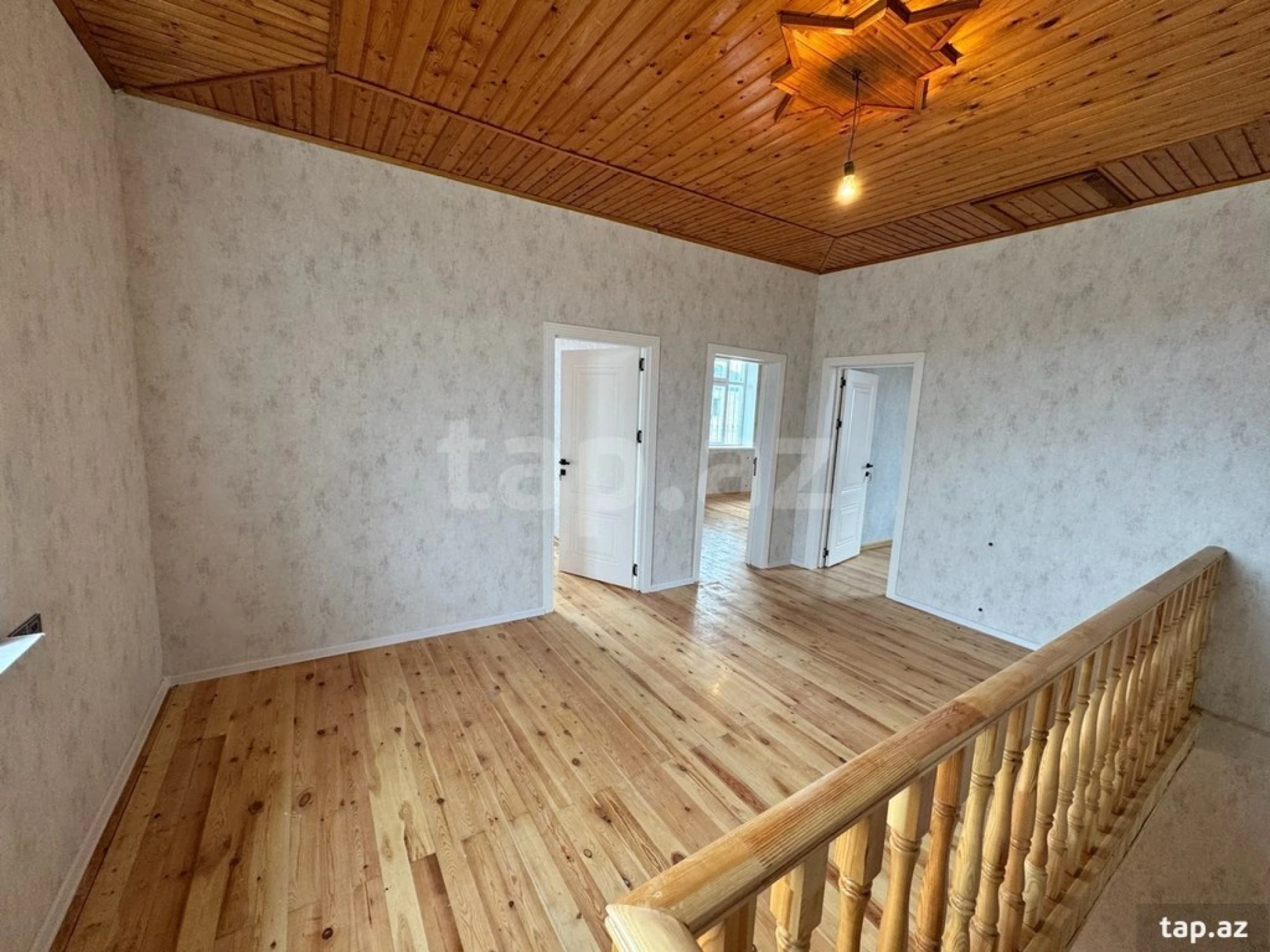 Satılır 6 otaqlı həyət evi