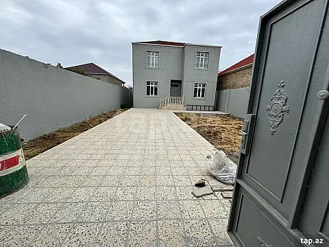 Satılır 6 otaqlı həyət evi