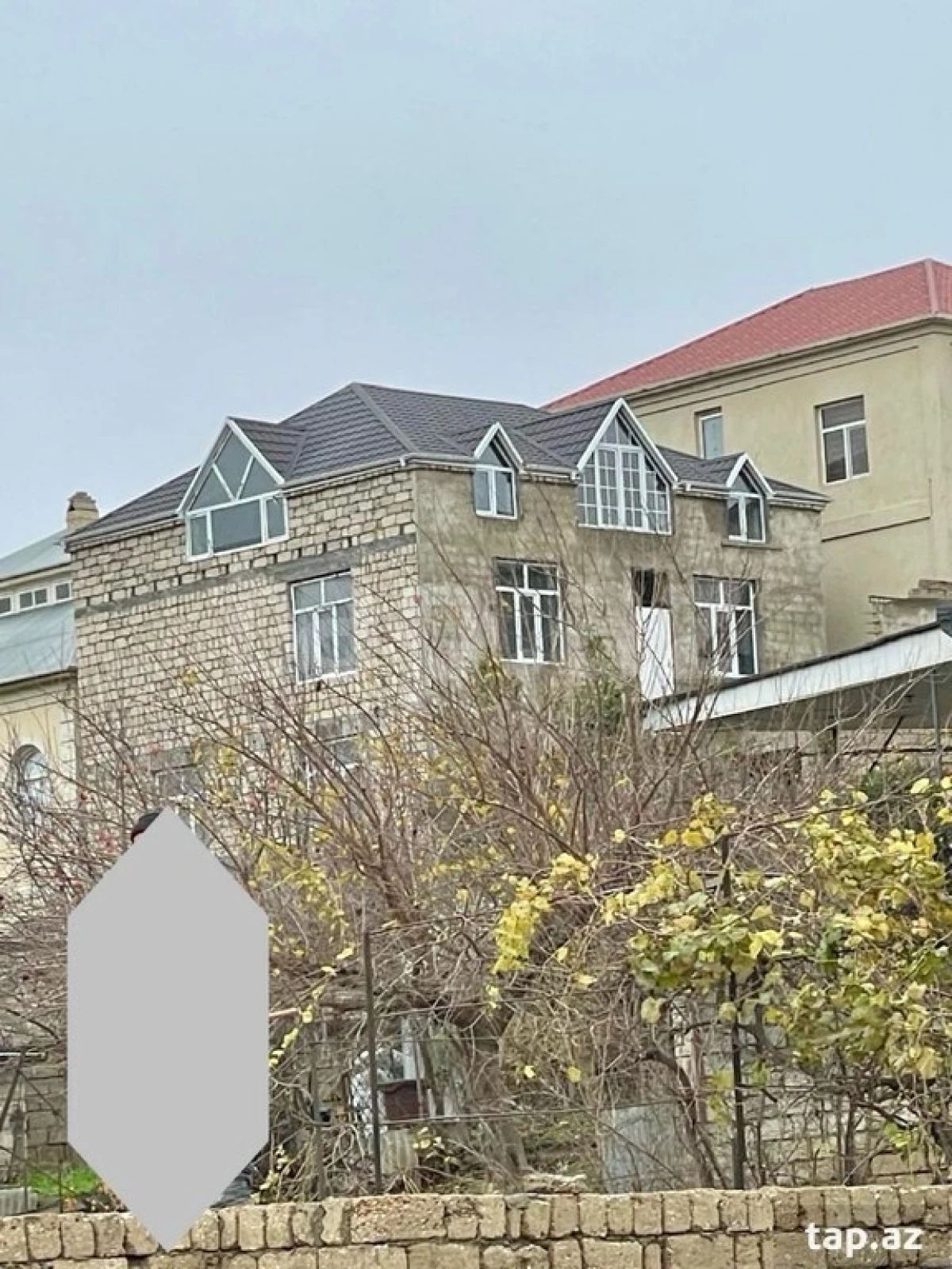 Satılır 4 otaqlı həyət evi