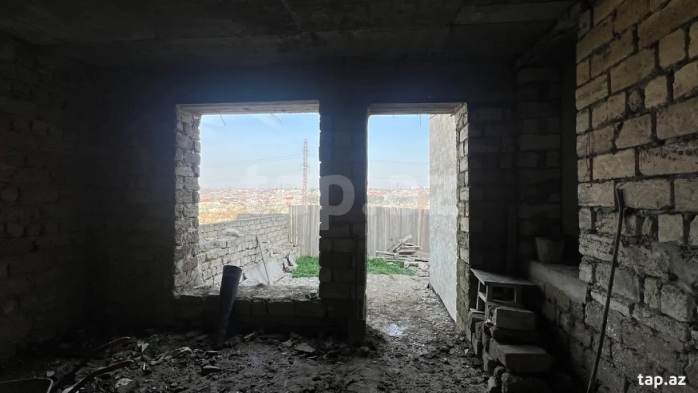 Satılır 4 otaqlı həyət evi