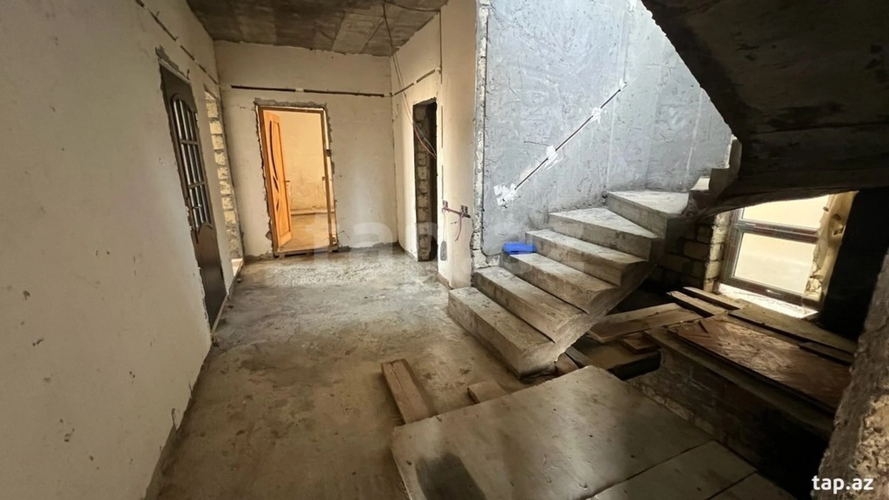 Satılır 4 otaqlı həyət evi