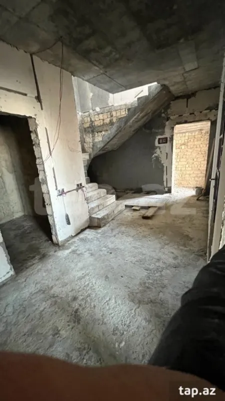 Satılır 4 otaqlı həyət evi