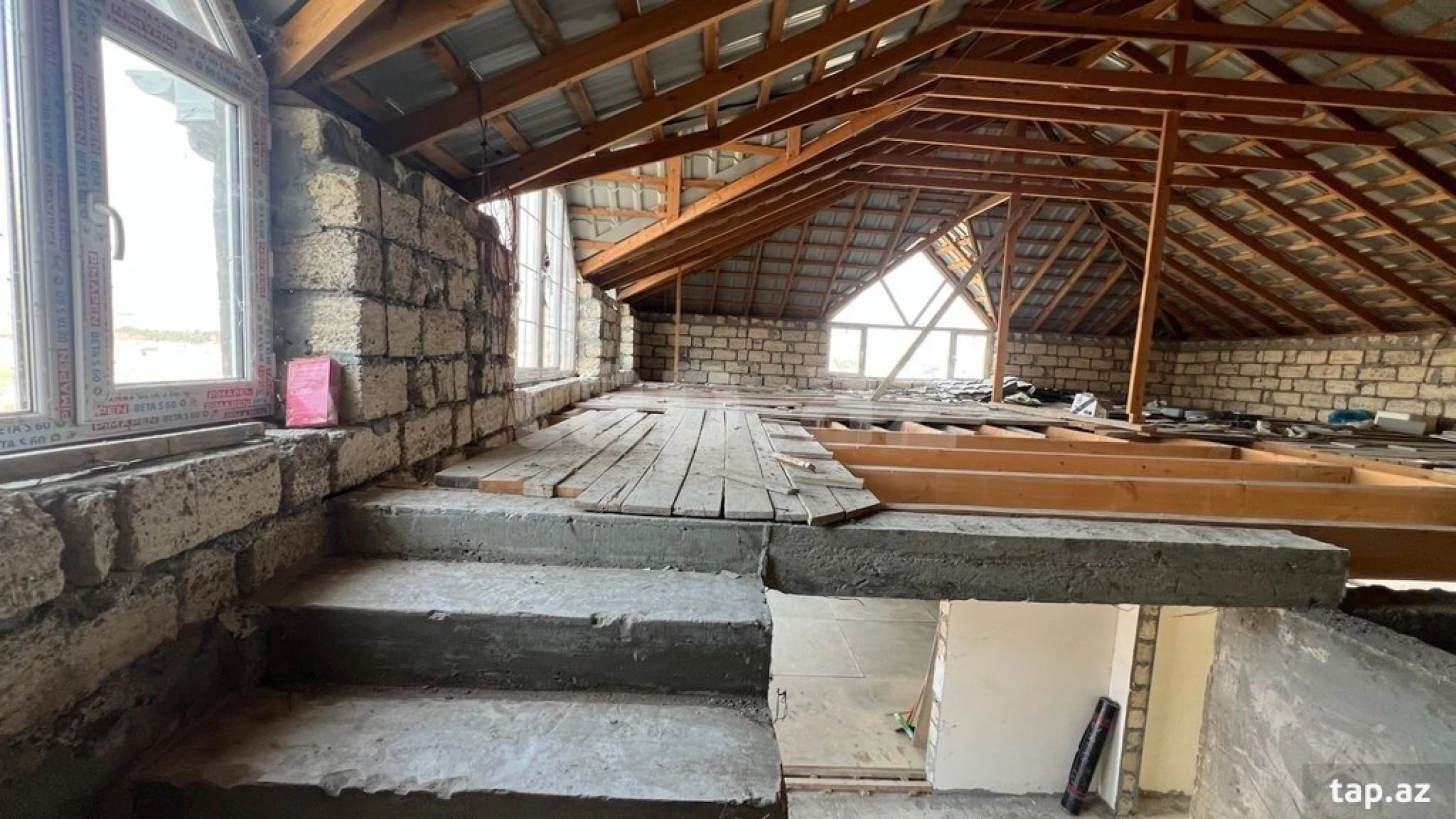 Satılır 4 otaqlı həyət evi