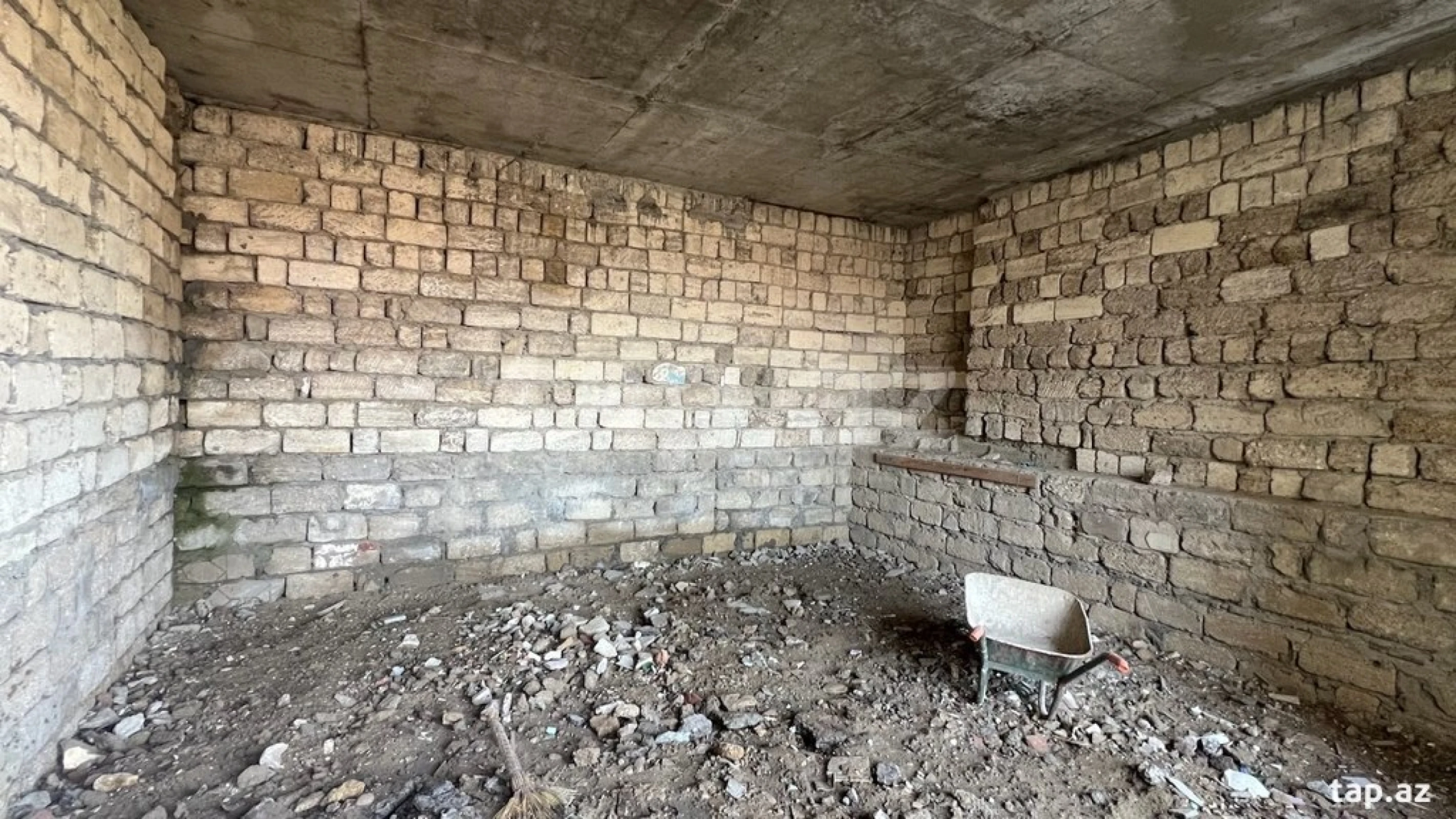 Satılır 4 otaqlı həyət evi