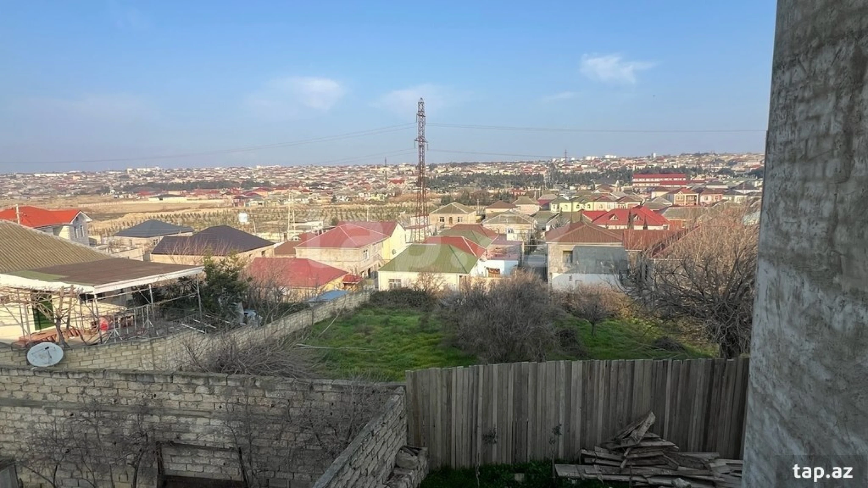 Satılır 4 otaqlı həyət evi