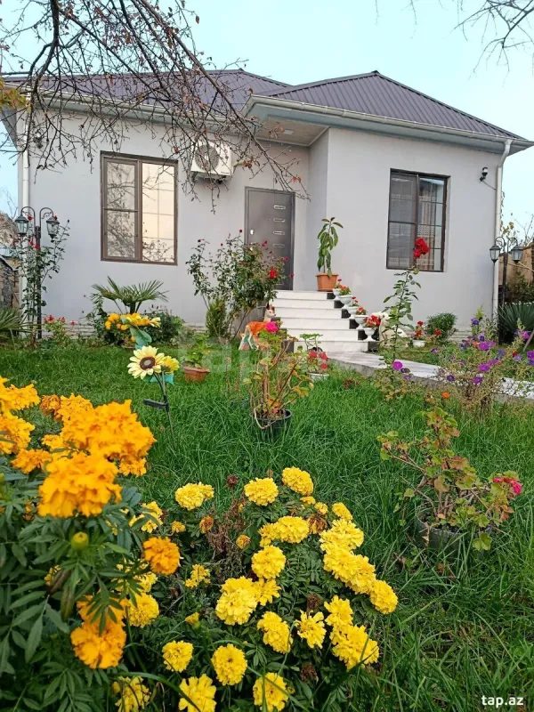 Kirayə verilir 3 otaqlı həyət evi