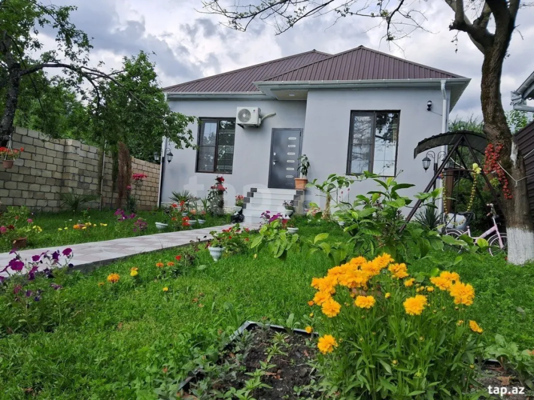 Kirayə verilir 3 otaqlı həyət evi