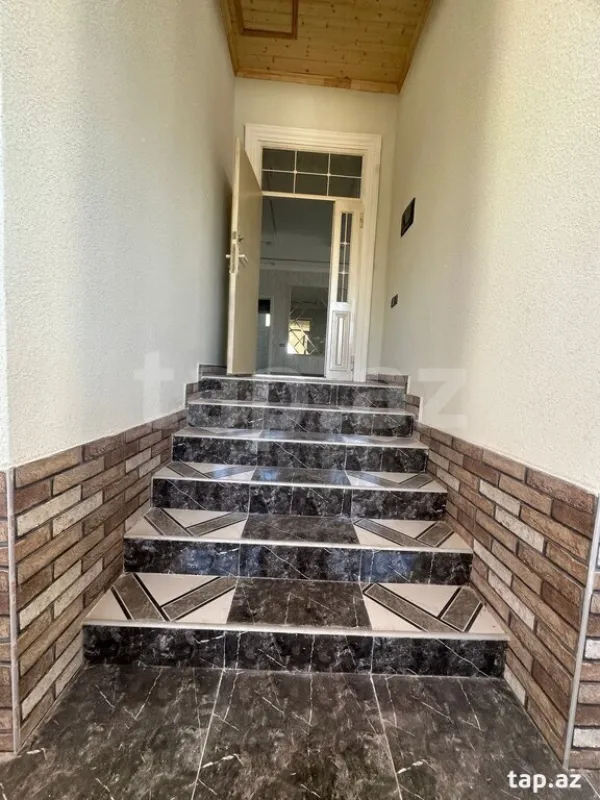 Satılır 4 otaqlı həyət evi