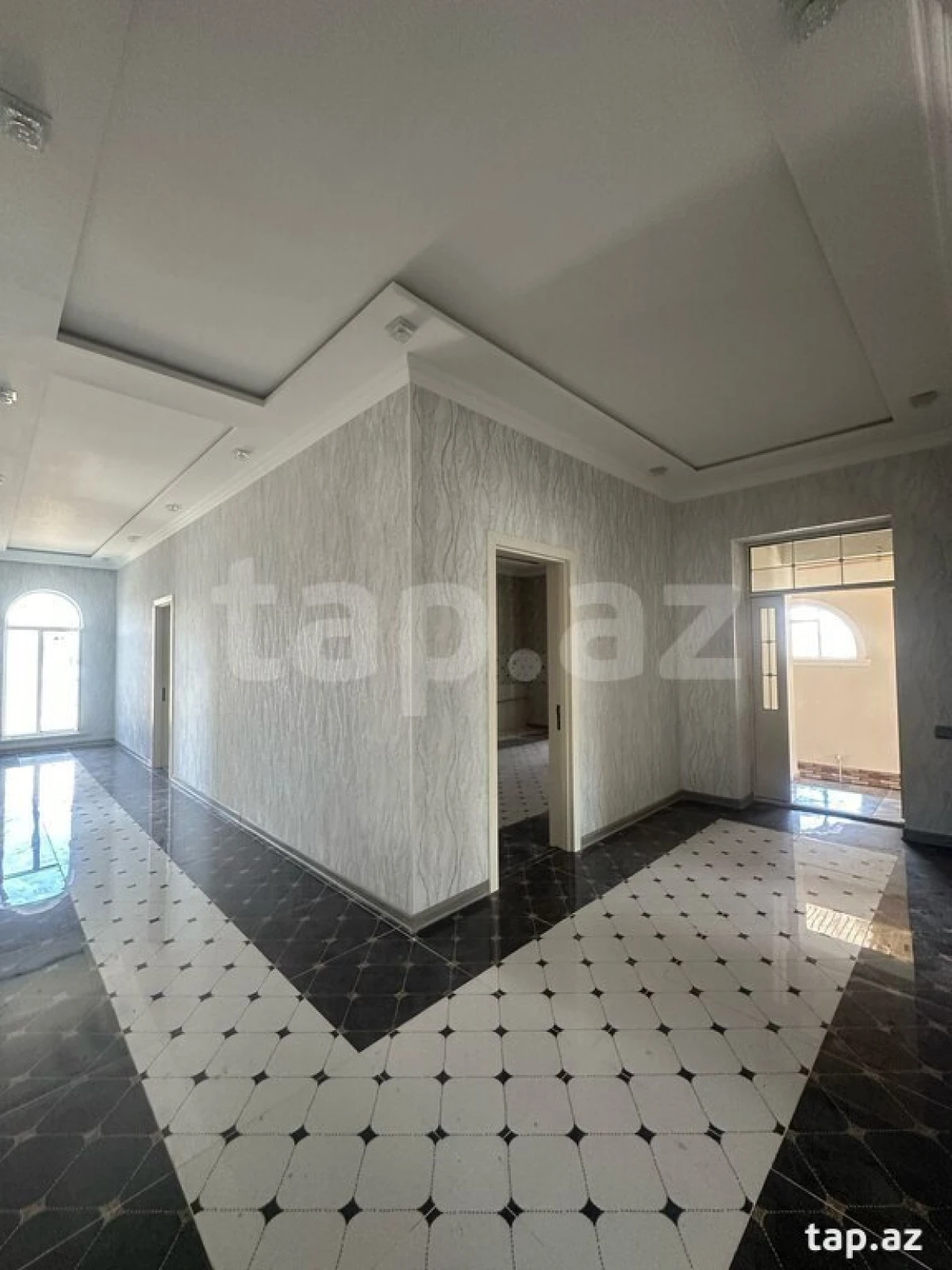 Satılır 4 otaqlı həyət evi