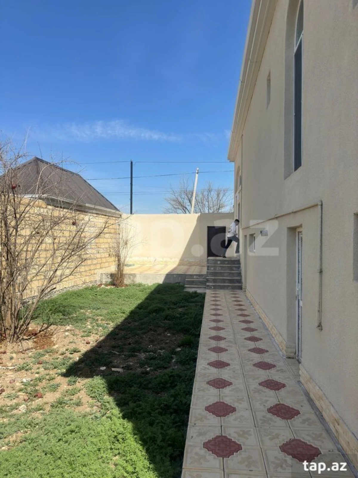 Satılır 4 otaqlı həyət evi